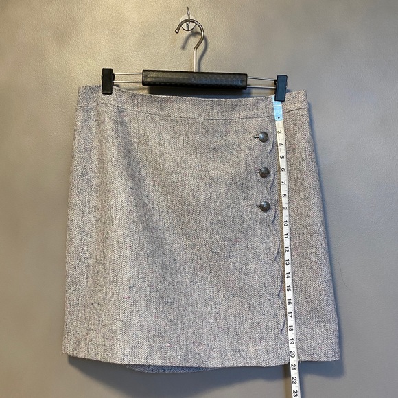 TALBOTS Herringbone Gray/Pink Speckle Scallops 3 buttons Skirt. 1128 - Picture 1 of 7